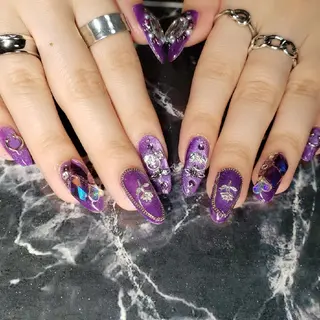 ミディアム ネイル クロキ 。のネイルデザイン