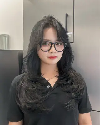 ロング 大人レイヤー/艶美髪 🇺🇸TOMONAのヘアスタイル