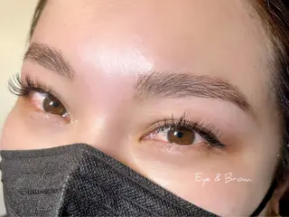 アイブロウ LOOPER所属・mzh ...のネイルデザイン