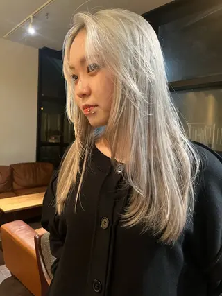 ロング 愛瑠奈 erunaのヘアスタイル