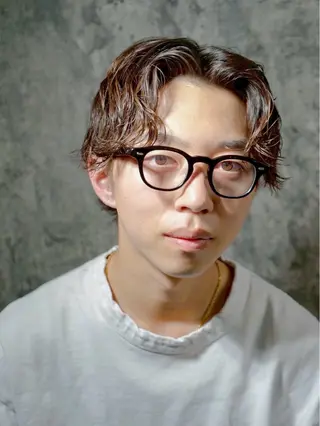 ミディアム カラー パーマ ヒロ銀座　並木新橋店所属・ヨシダ リノのヘアスタイル