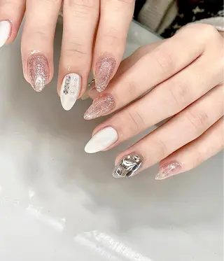 ネイル I-nailロング /ワンホン/キラキラのネイルデザイン