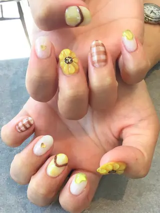 ネイル Nest 岩崎のネイルデザイン