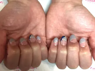 ネイル ネイルリボン 受付スタッフのネイルデザイン