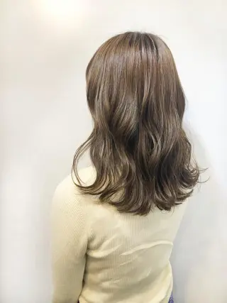 セミロング カラー 女性リピ90%🍨 🩷佐藤みずきのヘアスタイル