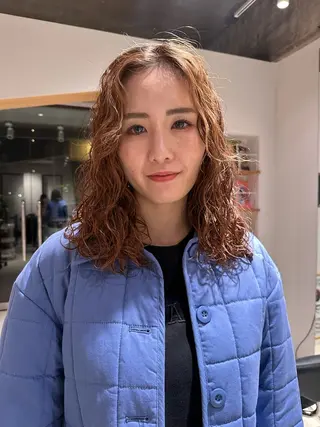 セミロング パーマ AR.MARA hair  studio所属・ウェーブパーマ サトウヒカルのヘアスタイル
