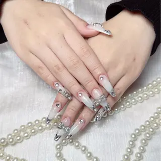 ネイル Iris  Nail所属・Rosaline 💕💕のネイルデザイン