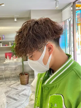 ショート カラー パーマ メンズ カラーモデル⚡️ REONのヘアスタイル