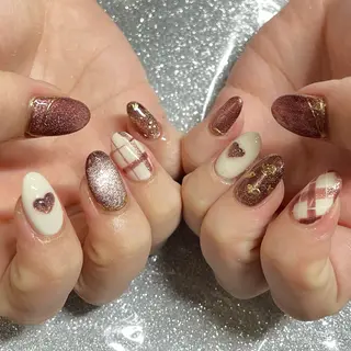 ネイル VIERU 🌈🎀💖のネイルデザイン