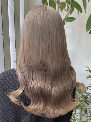 ロング カラー UNBLEACH ブリーチカラーのヘアスタイル