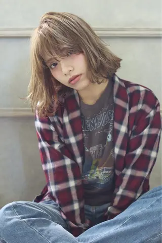 ミディアム カラー SALOWIN 表参道所属・シンカ 表参道のヘアスタイル