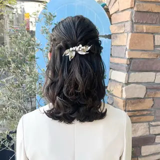 ミディアム ヘアアレンジ 伊藤 玲衣のヘアスタイル