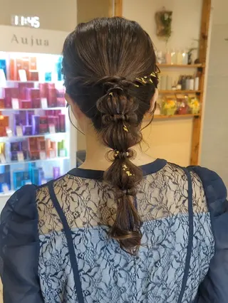 セミロング ヘアアレンジ 髪質改善/お呼ば れヘア/透明感カラーのヘアスタイル