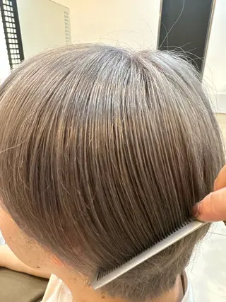 カラー 内田温子大人女性 ハイライト、ボブのヘアスタイル