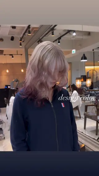 セミロング カラー 💜ハイトーン💛 マジカルかいちゃんのヘアスタイル