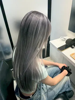 ロング salowin所属・ハイトーンカラー 馬場みなみのヘアスタイル