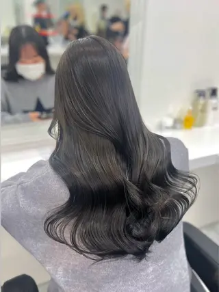ロング カラー オリーブカラー🫒 レイヤーカット✂︎のヘアスタイル