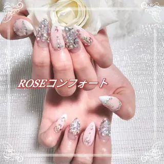 ネイル エステとネイル ローズコンフォートのネイルデザイン