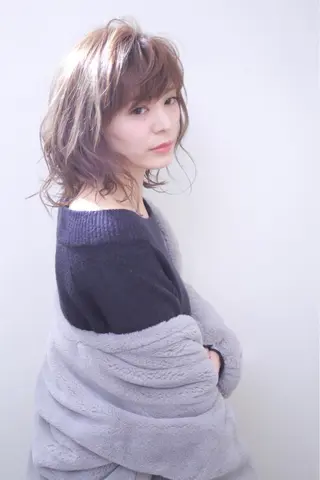 ミディアム 伊藤 裕貴のヘアスタイル