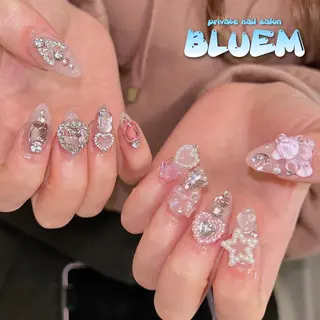 ネイル BLUEM なな🐶のネイルデザイン