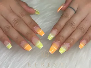 ネイル ❤️💛REBEST 京橋店のネイルデザイン