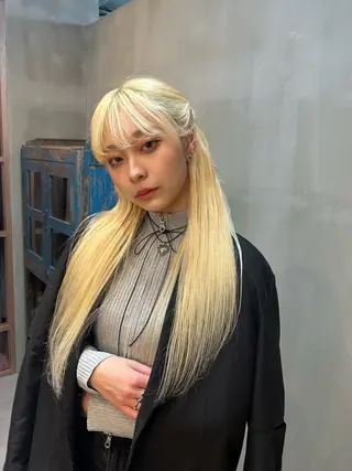 ロング L STUDIO所属・ハイトーン/ブリーチ 🧁soraのヘアスタイル