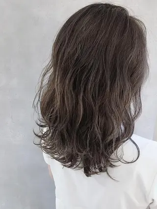 ミディアム カラー MOU namba ムウナンバのヘアスタイル