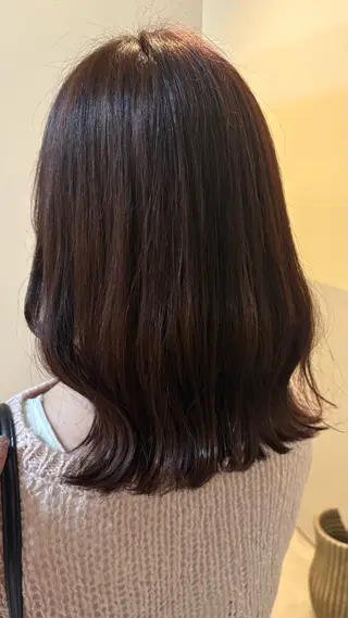 ミディアム カラー 伊藤 紗優のヘアスタイル