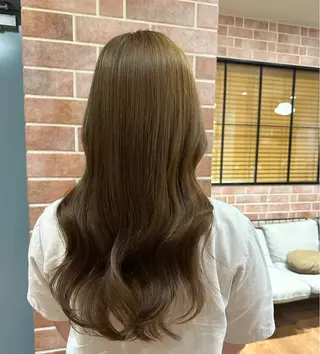 ロング カラー 峯岸 真麻のヘアスタイル