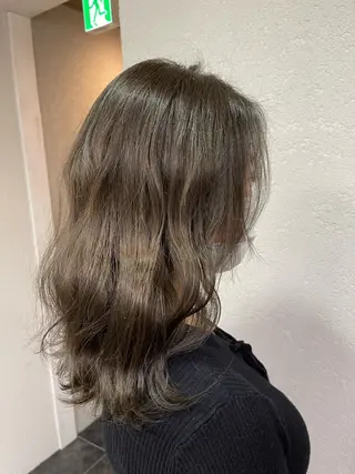 ロング 🔥ブリーチカラー 槙川のヘアスタイル