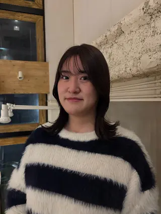 ミディアム 玲音/ストレート/ 暖色カラー/大阪のヘアスタイル