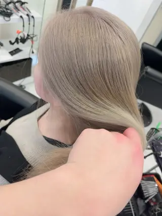 ロング ケアブリーチ&シール エクステの店和田翔莉のヘアスタイル