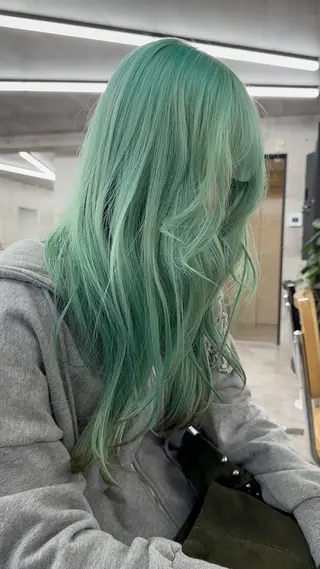 ロング モニカ本店所属・矢吹 ケビン 栄ハイトーンのヘアスタイル