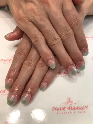 ネイル ネイルリボン 受付スタッフのネイルデザイン