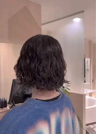 ミディアム パーマ CYAN.所属・山口 陸のヘアスタイル