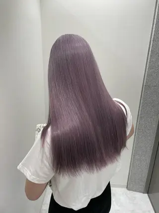 ロング 名古屋ムラ修正 ハイトーンのヘアスタイル