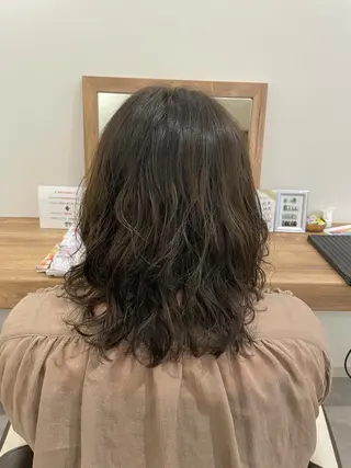 ミディアム カラー no4ナチュラル戸祭所属・山越 美裕樹のヘアスタイル