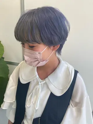 ショート カラー 鈴木 美紅のヘアスタイル