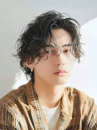 メンズ 表参道フェザーパーマ ニュアンスパーマのヘアスタイル