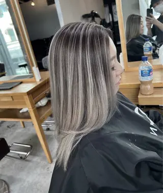 ミディアム カラー ROBIN所属・指名数No.1 /NAOYAのヘアスタイル