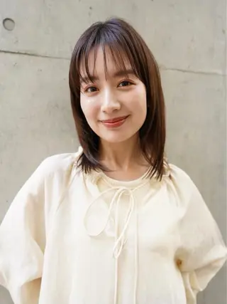 ミディアム カラー effect横浜所属・切りっぱなしボブ/ 艶カラー/綾莉のヘアスタイル