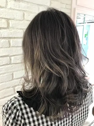 セミロング カラー パーマ キッズ マツエク・マツパ レイヤー＆カラー 人気美容師倉崎涼のヘアスタイル