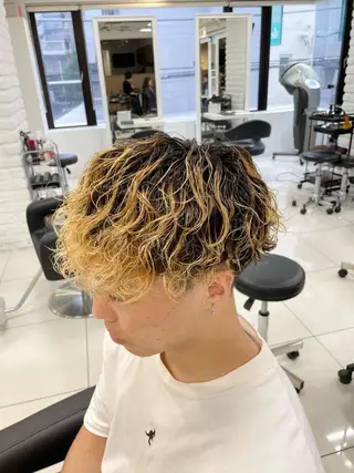 ショート パーマ メンズ フェザーパーマ職人 🪶ryosukeのヘアスタイル