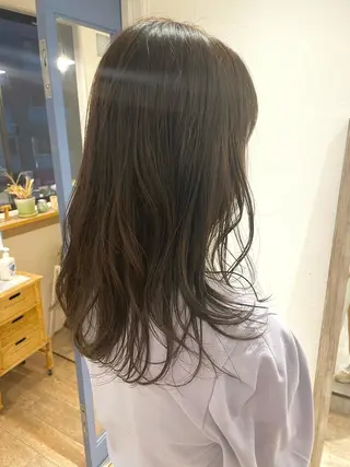 セミロング カラー 🩰オリーブ/ ベージュ松本咲花🩰のヘアスタイル