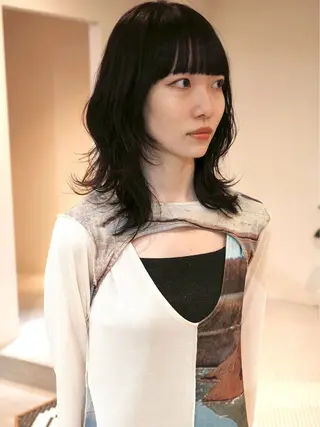 ミディアム カラー (h)wim ウィムのヘアスタイル