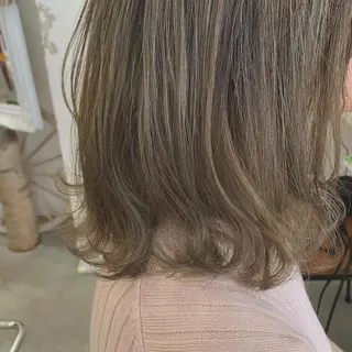 ミディアム カラー fio マナミのヘアスタイル