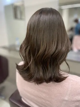 カラー AIRI layer cut hairのヘアスタイル