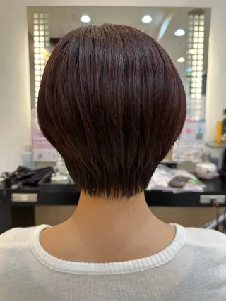 ショート カラー 内田温子大人女性 ハイライト、ボブのヘアスタイル