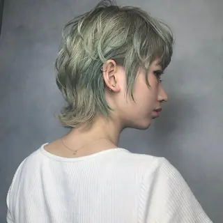 ショート カラー ORIKA 美容室のヘアスタイル
