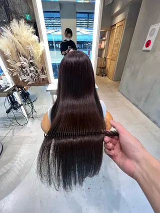 セミロング ブリーチしたのに 色持ち1.5ヶ月のヘアスタイル